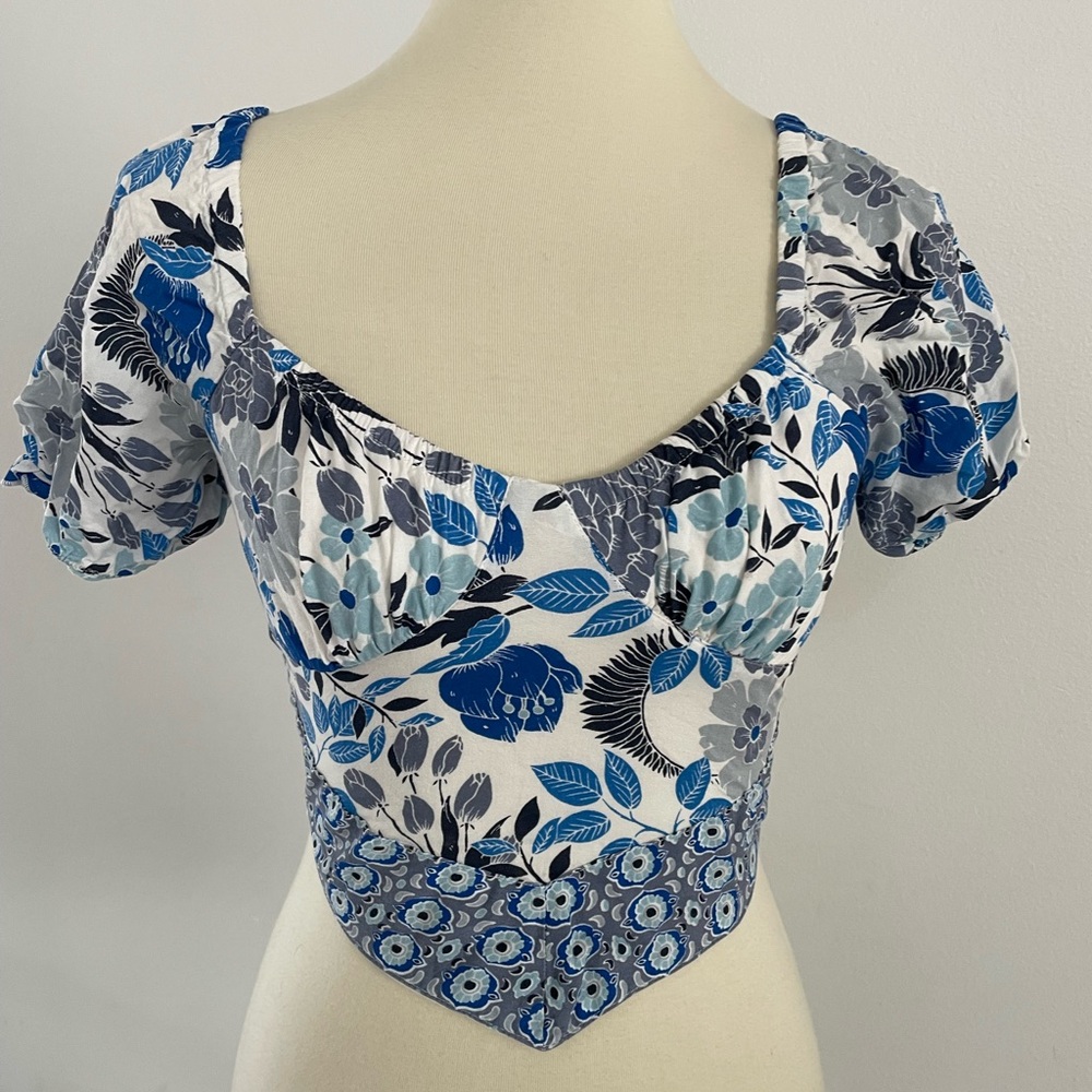 Japna Floral Blouse in Blue‎ and White Size XS